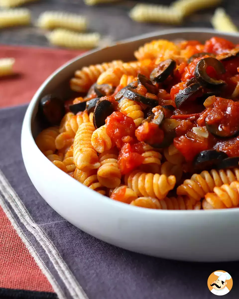 7. Fusilli dengan saus zaitun hitam