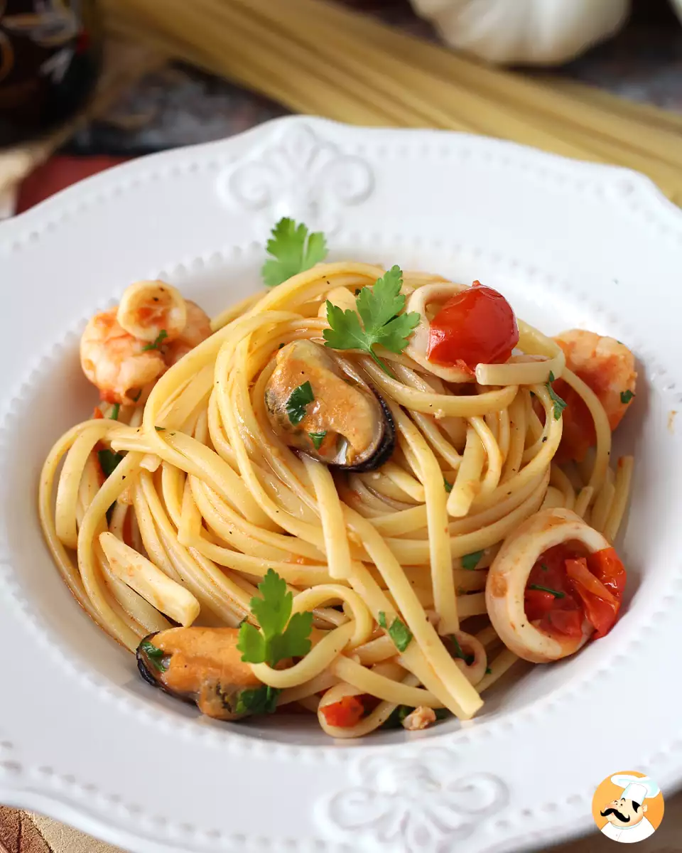 9. Linguine seafood beku