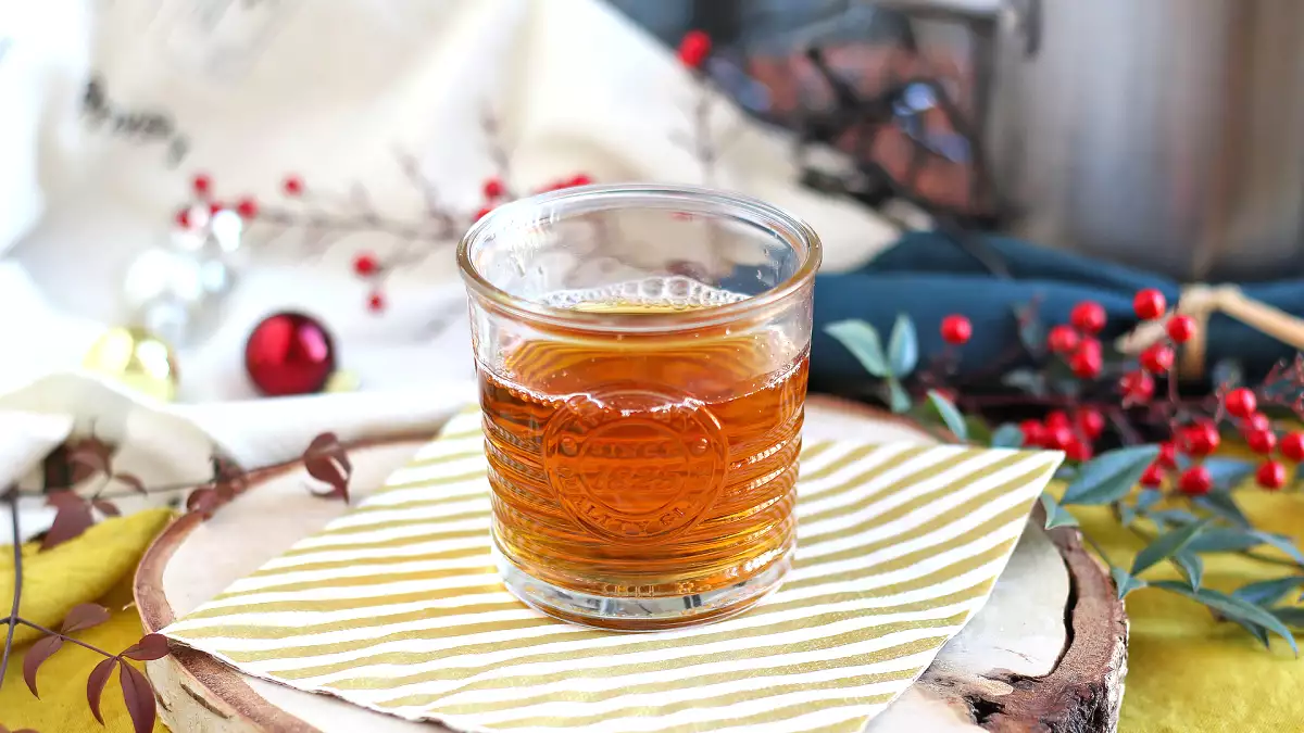 Lupakan mulled wine: koktail yang terlupakan ini kembali hadir untuk menyemarakkan liburan