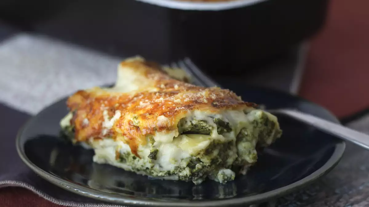 Keju yang sempurna untuk setiap hidangan bayam: 8 resep untuk menyajikannya dengan benar setiap saat.