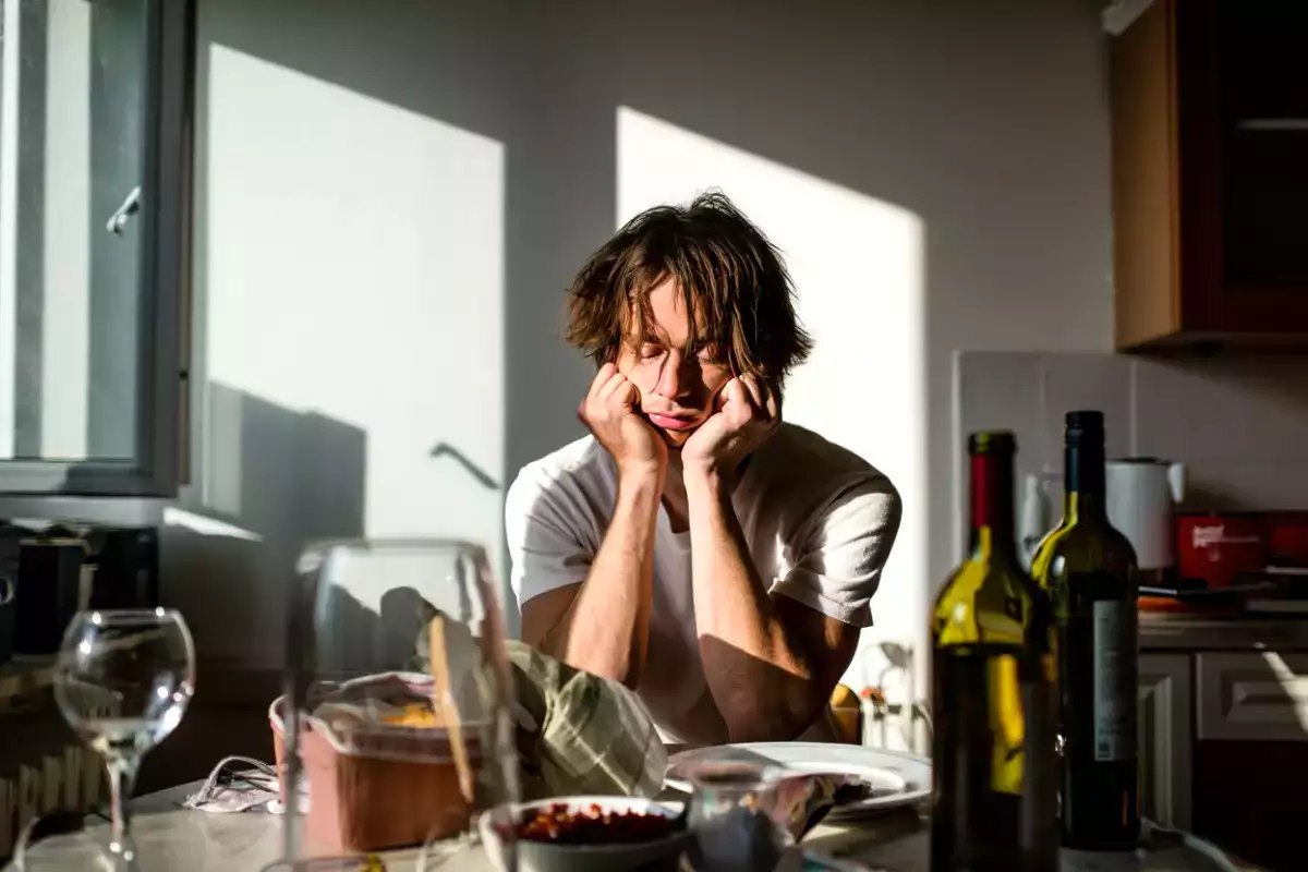 Bagaimana cara Anda merehidrasi tubuh Anda setelah makan atau berpesta dengan minuman beralkohol?