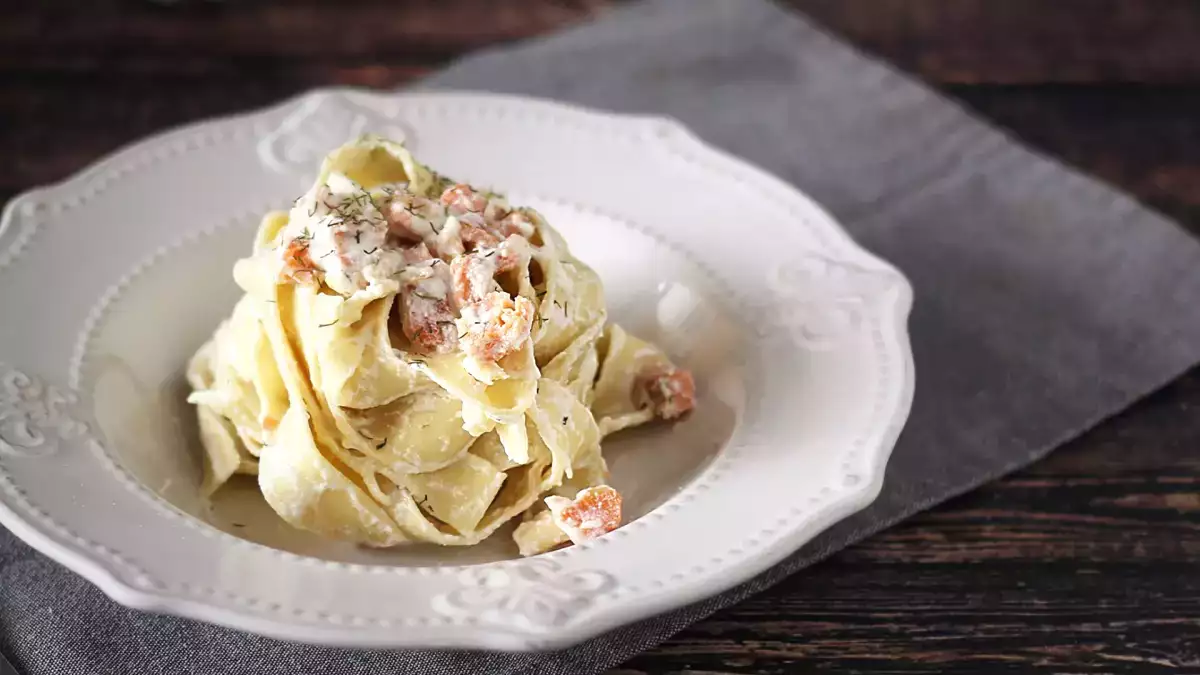 Ricotta, keju yang menyempurnakan makanan dengan apa yang ada di lemari es. 14 resep dan ide untuk menggunakannya