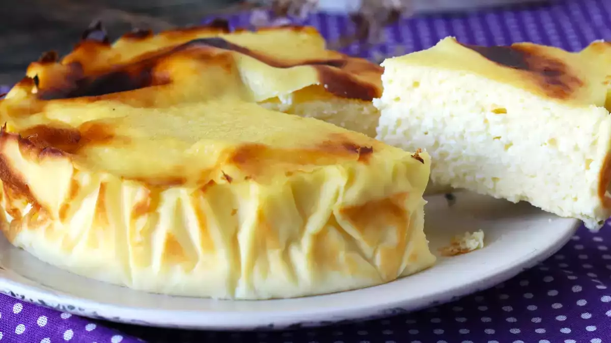 Kue keju yang sehat dalam penggorengan udara. Keinginan yang manis untuk dinikmati tanpa repot.