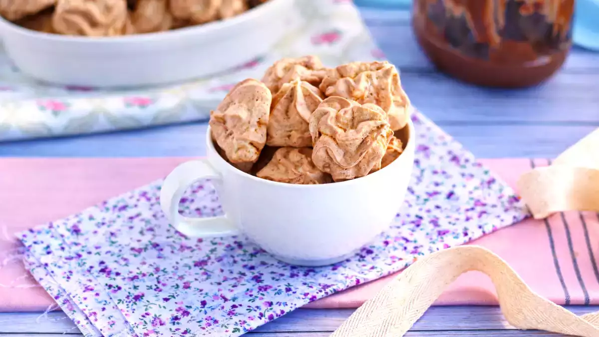 11 resep dengan krim cokelat dan kemiri yang rasanya seperti kue kering