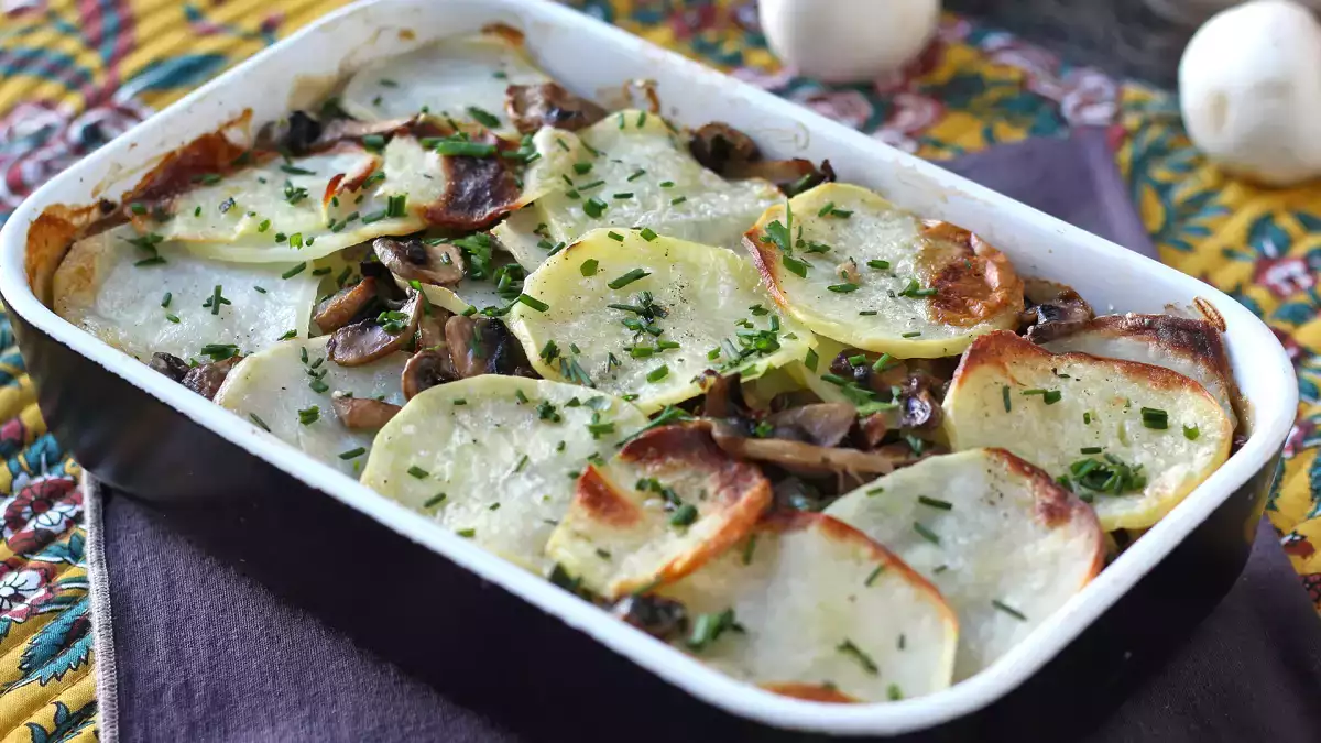 8 gratin kentang yang memecahkan makanan apa pun dalam seminggu di oven, Air Fryer, dan dengan ubi jalar