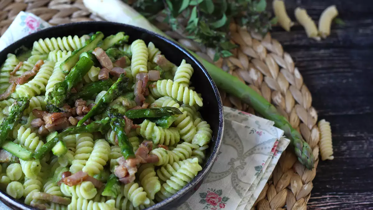 Apa yang harus dimasak di bulan Maret: 10 resep musiman yang mudah dan mengejutkan untuk menu mingguan