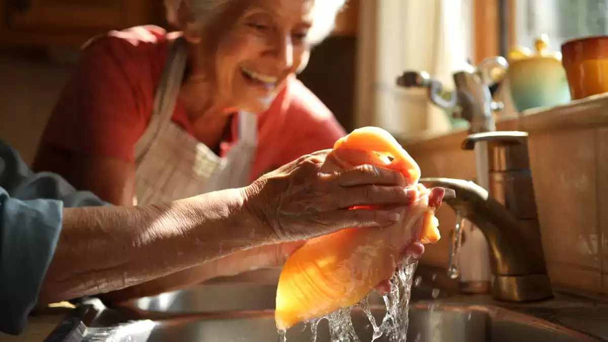 Apakah Anda benar-benar harus mencuci ayam sebelum memasaknya? Kebenaran yang tidak pernah diberitahukan oleh ibu dan nenek Anda