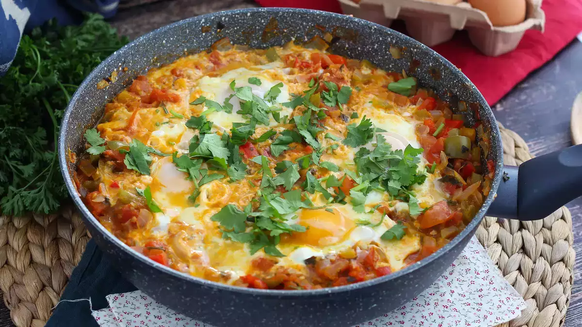 Apa yang harus dimasak ketika Anda hampir tidak memiliki apa-apa di rumah? 7 resep sederhana ini akan menghemat makanan apa pun dengan mudah