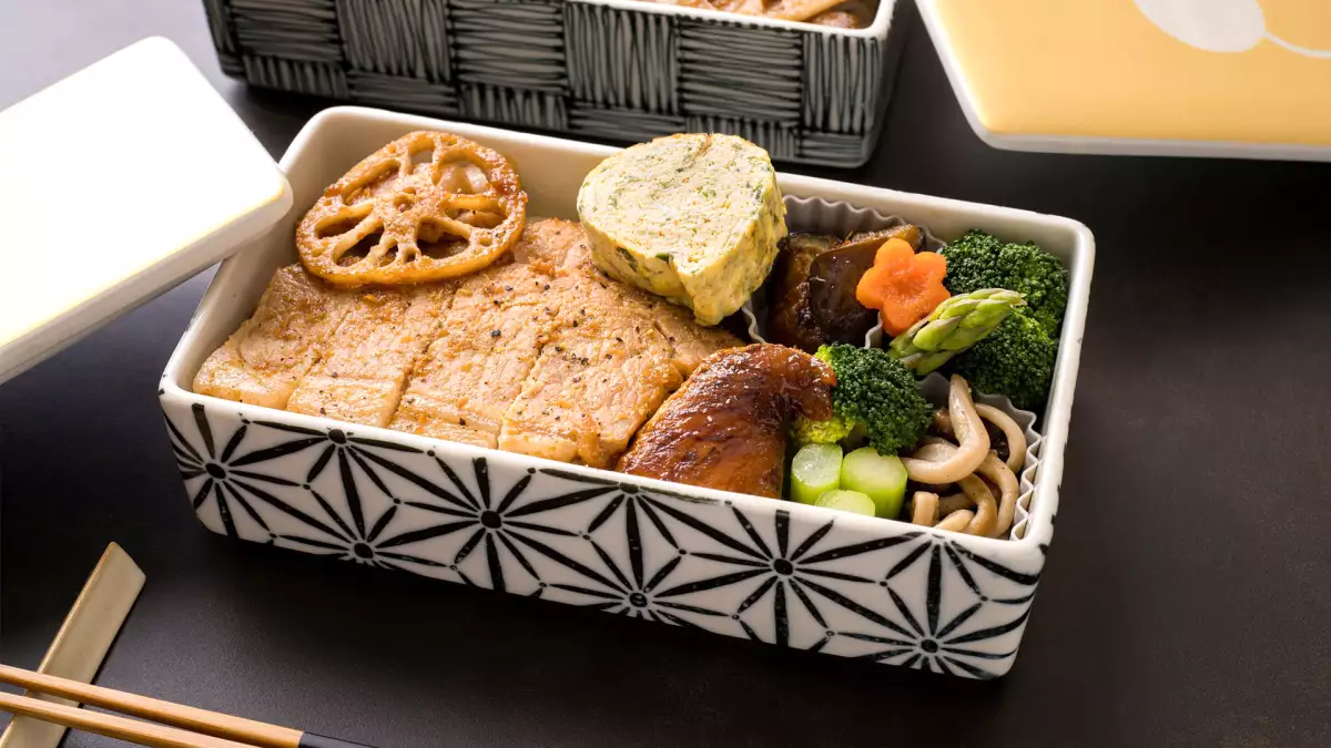 Mengapa bento Jepang terlihat begitu rapi: teknik yang membuat perbedaan besar