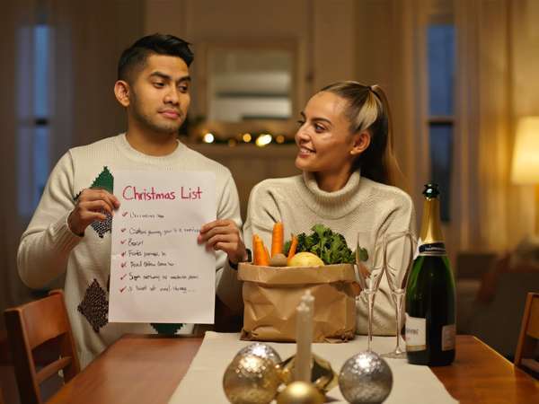 Segala sesuatu yang dapat Anda antisipasi tentang makan malam Natal untuk menghindari stres (dan menghemat waktu dan uang)