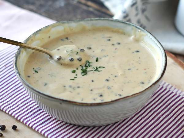 Saus ini akan sangat cocok dipadukan dengan daging Natal merah Anda.