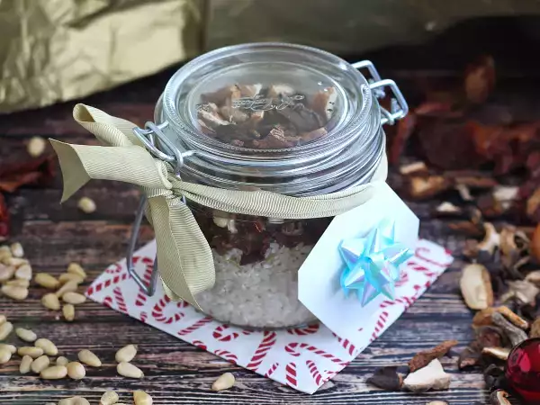 Natal kali ini, kejutkan semua orang dengan hadiah adiboga buatan Anda: harganya murah, tapi sangat berharga