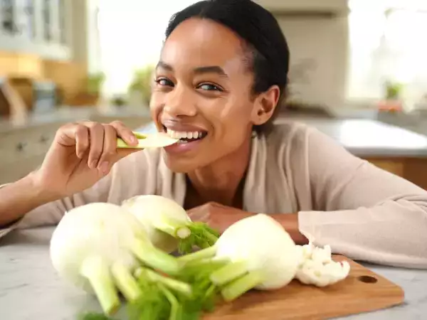 Mengapa adas sangat ideal setelah liburan untuk mengempiskan perut