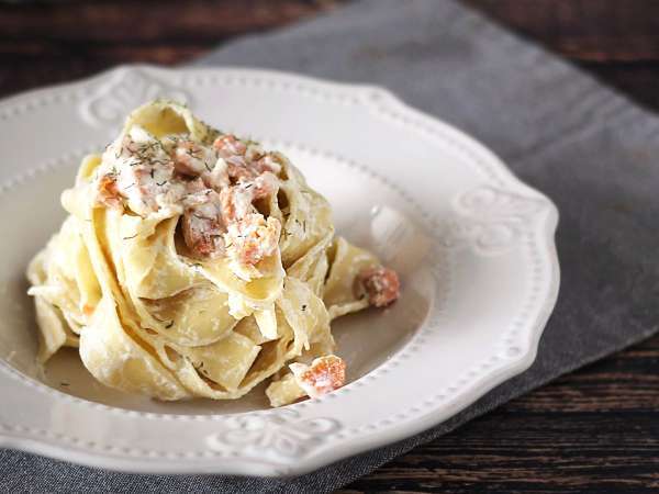 Ricotta, keju yang menyempurnakan makanan dengan apa yang ada di lemari es. 14 resep dan ide untuk menggunakannya