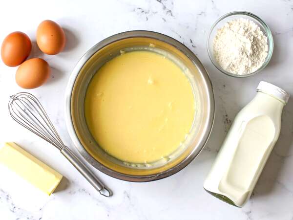 Mengapa adonan pancake saya selalu menggumpal (dan bagaimana cara menghindarinya untuk selamanya)?