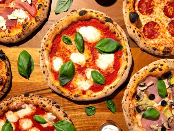 Dari Marinara hingga Capricciosa: kalori dari 15 pizza terpopuler di Italia