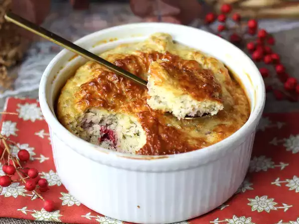 Kue protein buah merah ini telah menjadi rencana B favorit saya ketika saya menginginkan sesuatu yang manis tanpa merasa bersalah.