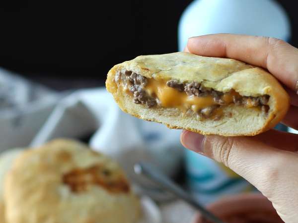 10 resep dengan keju leleh ini membuat semua orang tergila-gila (dan Anda akan segera mengerti alasannya)