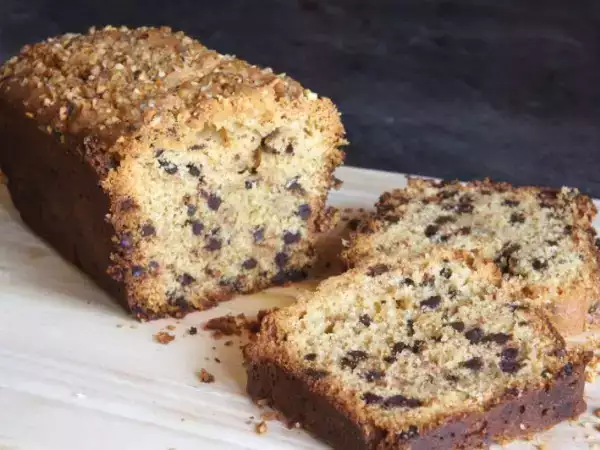 Akhiri kepingan cokelat di bagian bawah cetakan dengan tips berikut ini!