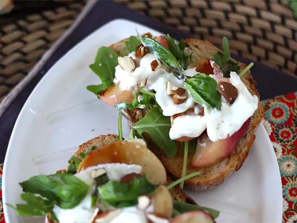 Mencari ide untuk sandwich, bagel dan roti panggang untuk makan siang? Berikut adalah 14 resep untuk menginspirasi Anda!