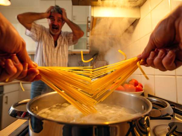 Mengapa pasta tidak rusak di Italia (dan mereka masih belum benar-benar memahaminya di luar negeri)