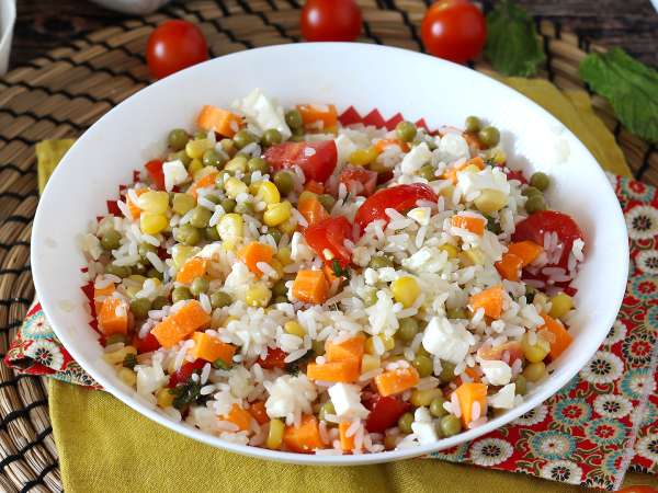 Membuat salad dengan sisa makanan: 17 resep untuk mengubah apa yang tersisa di lemari es menjadi hidangan yang luar biasa