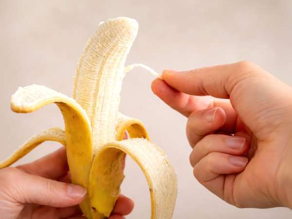 Apakah benang-benang pada pisang itu dan mengapa selalu muncul setiap saat?
