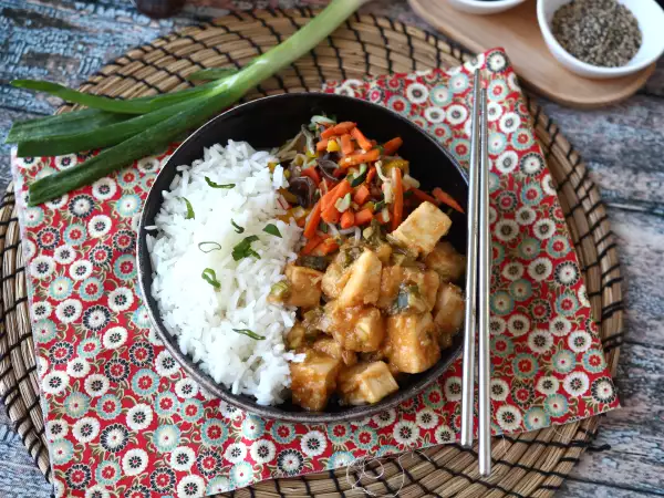 Dengan ayam atau tahu? Cobalah hidangan General Tao yang menyatukan keluarga di sekitar meja