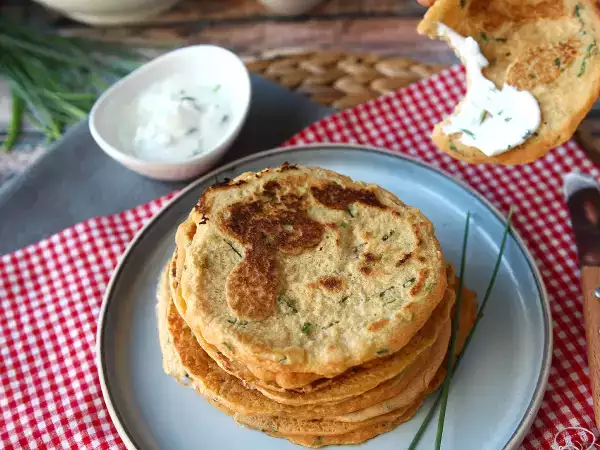 Lembut, ringan, dan kaya protein: pancake gurih ini punya satu bahan yang akan mengejutkanmu