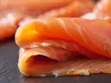 Artikel: Salmon asap: jebakan yang harus dihindari dan panduan untuk membuat pilihan yang tepat