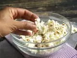 Artikel: Popcorn Anda tidak memerlukan garam lebih banyak: popcorn Anda memerlukannya untuk membuat bumbunya benar-benar menempel.