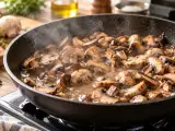 Artikel: Jamur mengeluarkan banyak air saat dimasak di wajan dan teksturnya lembek? Kesalahan paling umum saat memasak dan trik agar jamur tetap gurih dan kecokelatan