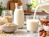 Artikel: Berhenti membeli susu oat dan susu almond? Apa dampaknya bagi anggaran dan pola makan Anda jika Anda membuatnya sendiri?