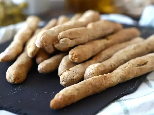 Resep Hidangan Pembuka Renyah untuk Musim Liburan: Gressin dan Cincin Cumi