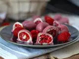 Resep Gigitan raspberry, cokelat putih, dan cokelat ruby ala franui
