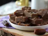 Resep Fudge kurma, sebuah kotak kecil yang penuh energi dan rasa!