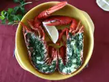 Resep Lobster panggang dengan peterseli dan lemon: kesederhanaan dan kecanggihan di meja.