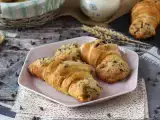 Resep Croissant yang sangat lezat dan sangat mudah. kombinasi sempurna antara croissant dan kue!