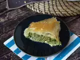 Resep Spanakopita, pai yunani yang super mudah dengan bayam dan keju feta