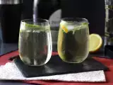 Resep Spritz st-germain dengan minuman keras bunga elder, koktail yang sangat segar untuk musim panas