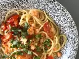 Resep Spageti dengan udang dan tomat ceri, resep cepat untuk hidangan pertama yang lezat