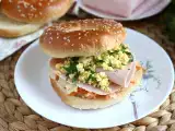 Resep Sandwich bagel kalkun, selada kol, telur rebus