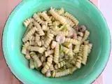 Resep Fusilli dengan cukini, udang, dan jahe