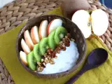 Resep Camilan yoghurt kelapa, apel, kiwi, dan kemiri