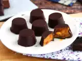 Resep Cokelat yang diisi dengan karamel mentega asin dan kacang almond