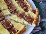 Resep Kue tart tipis dengan buah ara, keju brie, dan kacang