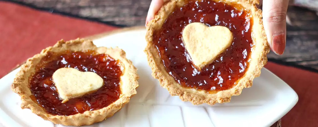 Kue tart hari valentine selai stroberi: suguhan buatan sendiri yang romantis