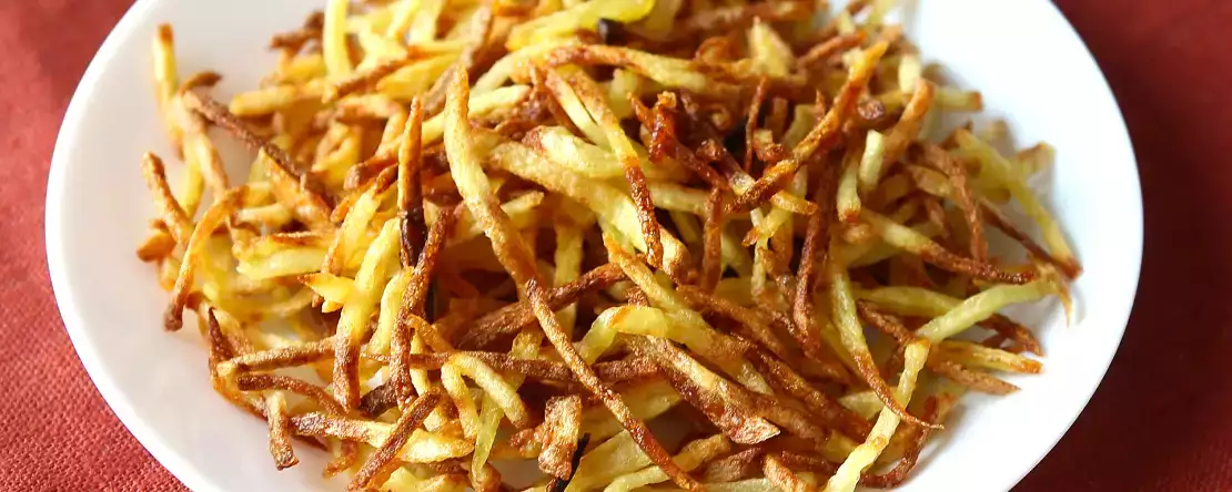 Keripik kentang air fryer sangat renyah sehingga anda tidak akan percaya bahwa keripik kentang ini buatan sendiri