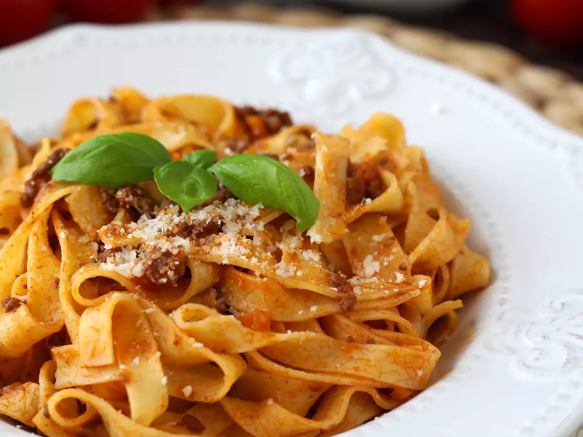 Resep Pasta dengan saus bolognese - tagliatelle al ragù alla bolognese