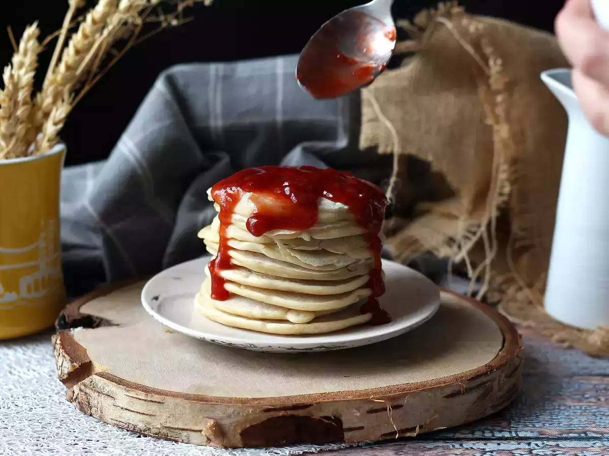 Resep Pancake vegan lembut dengan telur rami: resep mudah dan bebas telur